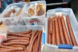 Zaplenjena i uništena tona hrane unesene iz Mađarske
