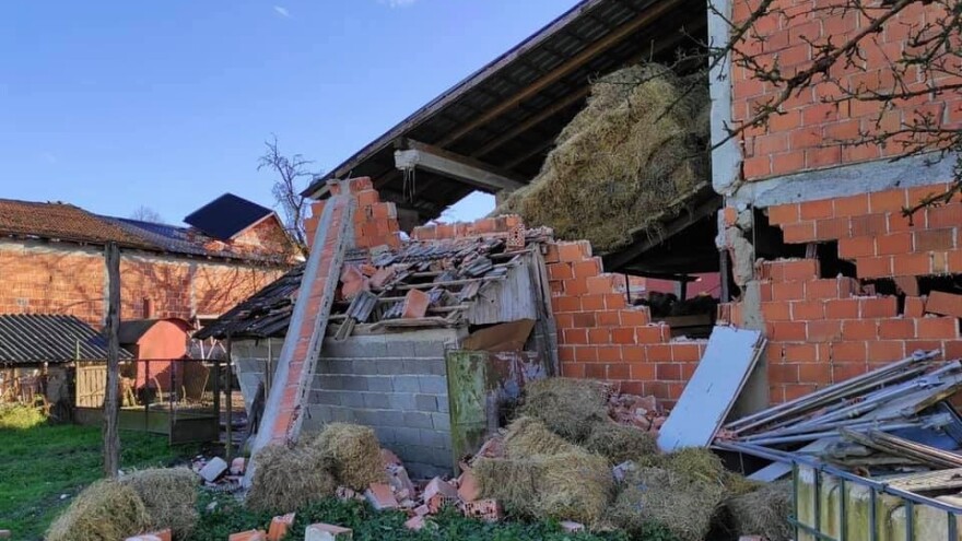 'Molim vas, dođite u Goru, pomozite, zatrpat će mi krave!'