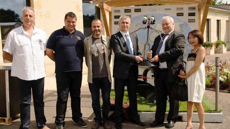 Tugomiru Majdaku uručena statua orača!