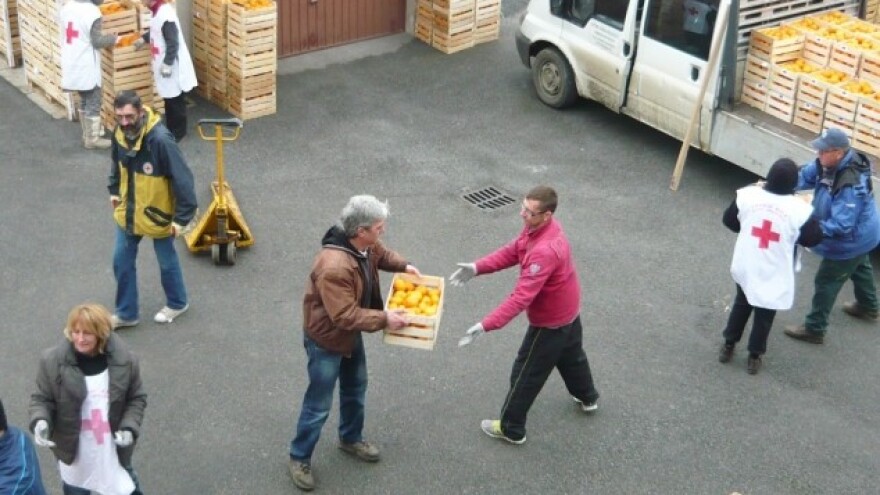 Crvenom križu doniraju se mandarine