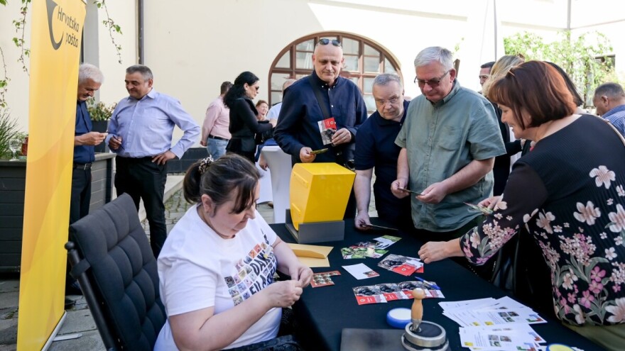 Motivi varaždinskog zelja, zagorskog purana i poljičkog soparnika na poštanskim markama