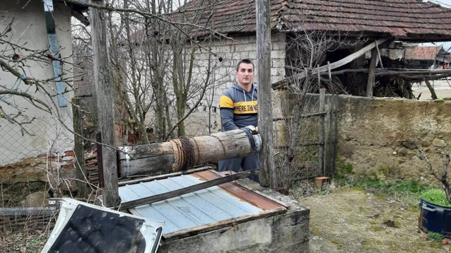 Dobio kuću u vranjskom selu, počeo renoviranje - pomažu mu i komšije