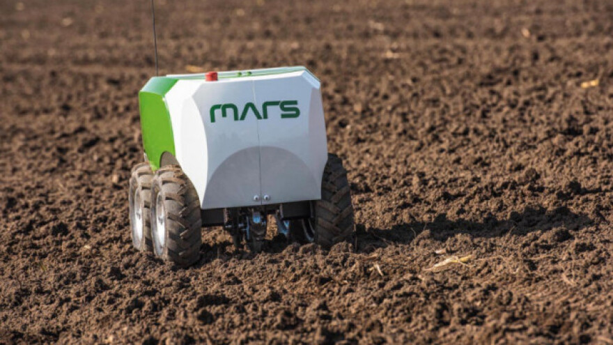 Fendt ima MARS robote koji precizno siju kukuruz