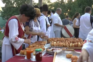 Krofnijada - podeljeno 1.500 krofni