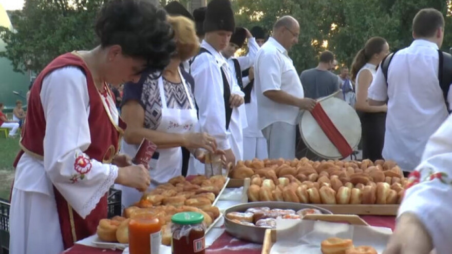 Krofnijada - podeljeno 1.500 krofni