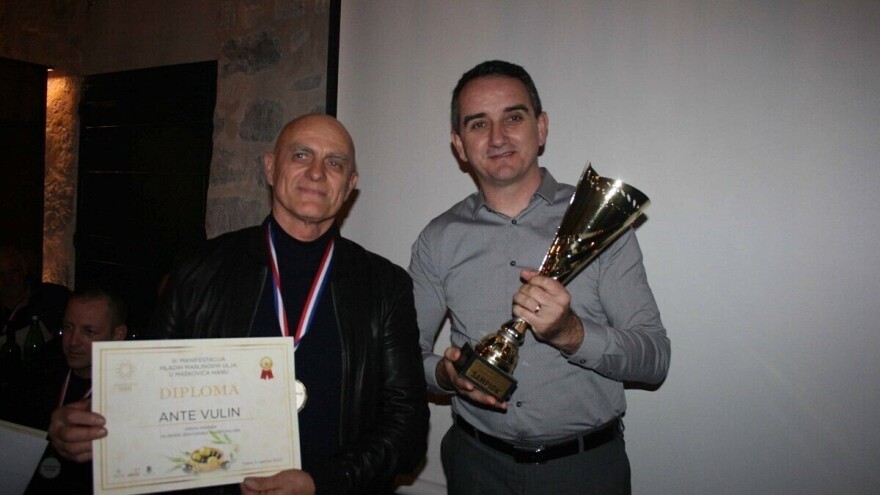 Ante Vulin šampion mladih maslinovih ulja, zlato osvojili Dunja i Ante Gotovina
