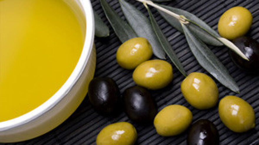 Maslinovo ulje na stolu 84 posto Hrvata