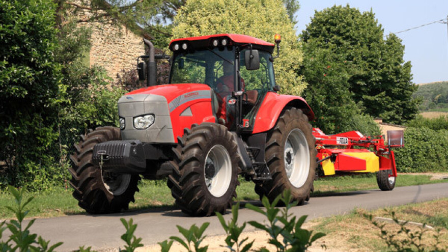 Traktor McCormick MTX