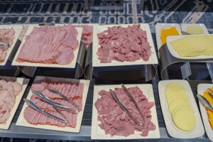 Salmonela u suđuku, šunka za pizzu od sumnjivog mesa, oslić od loše kakvoće ribe