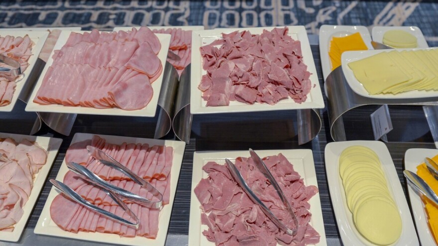 Salmonela u suđuku, šunka za pizzu od sumnjivog mesa, oslić od loše kakvoće ribe