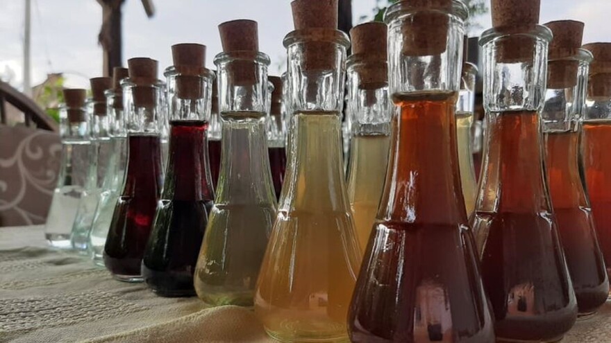 Šta je medno sirće i znamo li ga napraviti?