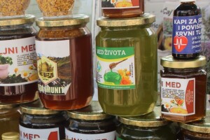 "Med života" - neobičan i skup