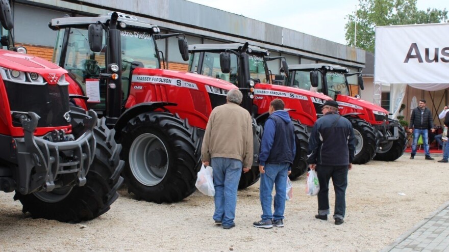 Niže carinske stope za uvoz traktora za industrijsku montažu