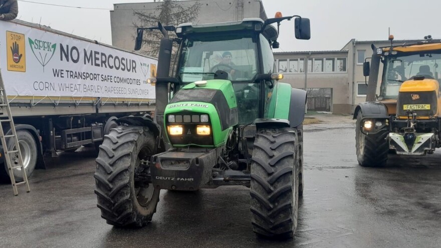 Traktorima blokirali granicu zbog EU-Mercosur sporazuma i uvoza iz Ukrajine