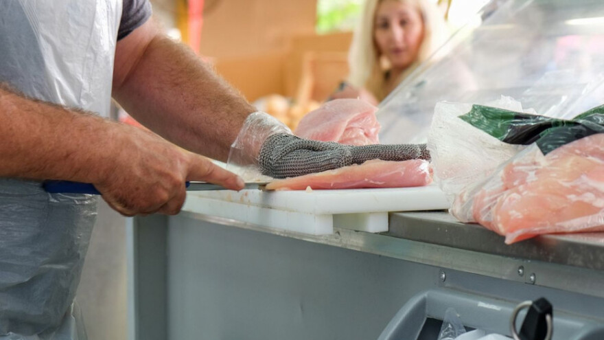 Zbog uvoznog, pala prodaja i domaćeg mesa peradi