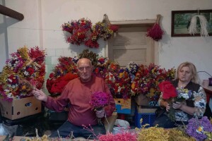 Radojevići našli računicu u prodaji buketa od suvog cveća. Kažu, ide odlično