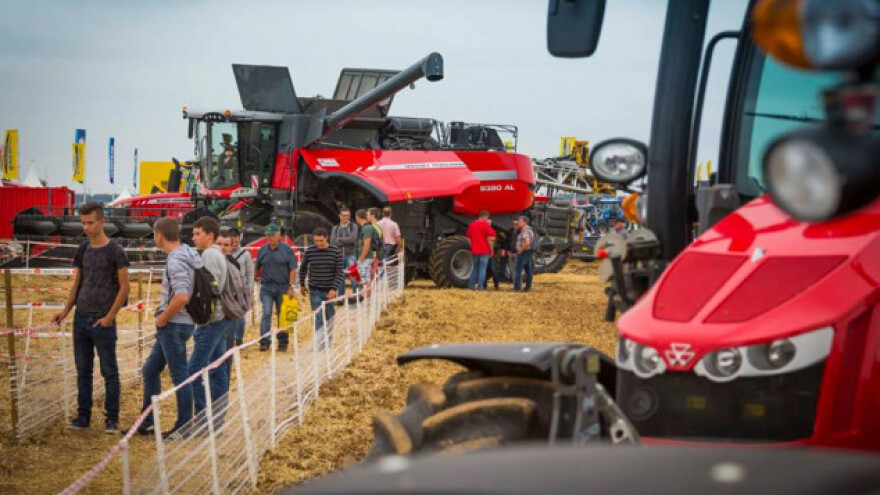 Postani Mladi Farmer i otputuj u tvornicu kombajna!