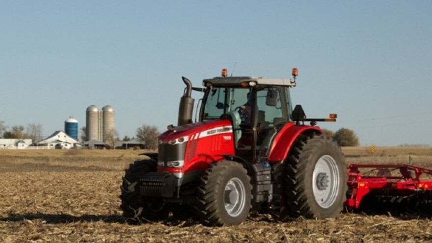 Traktor Massey Ferguson 7600