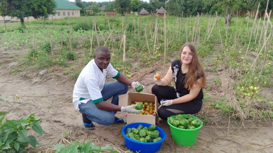 Volontirajući u Ugandi zaljubila se u ekološku poljoprivredu, Afriku i - Denisa