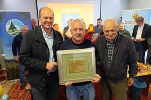 Izdašna pčelarska sezona: Radomir Mićić ukupni je pobjednik 18. Zlatnog ulišta