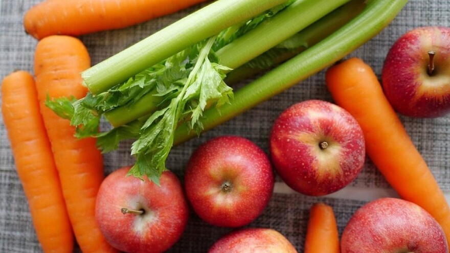 Koje sve kulture sadrže mikroplastiku? Najviše je ima u jabukama i šargarepi