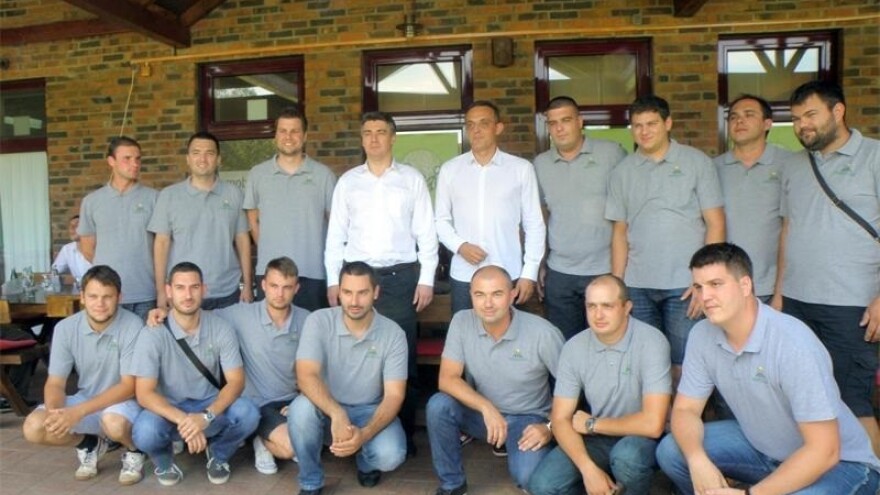 Tihomir se spustio među ljude