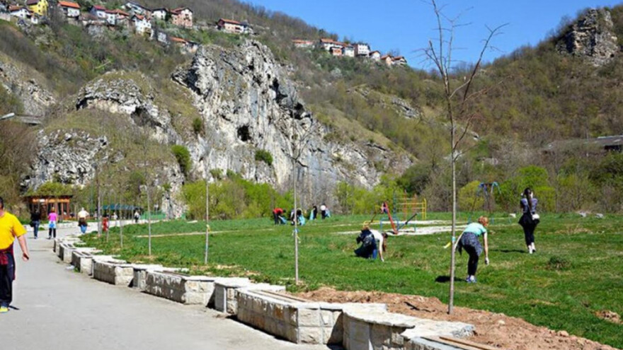 Akcija čišćenja Miljacke od Bentbaše do Darive: Prikupljeno 50 vreća otpada