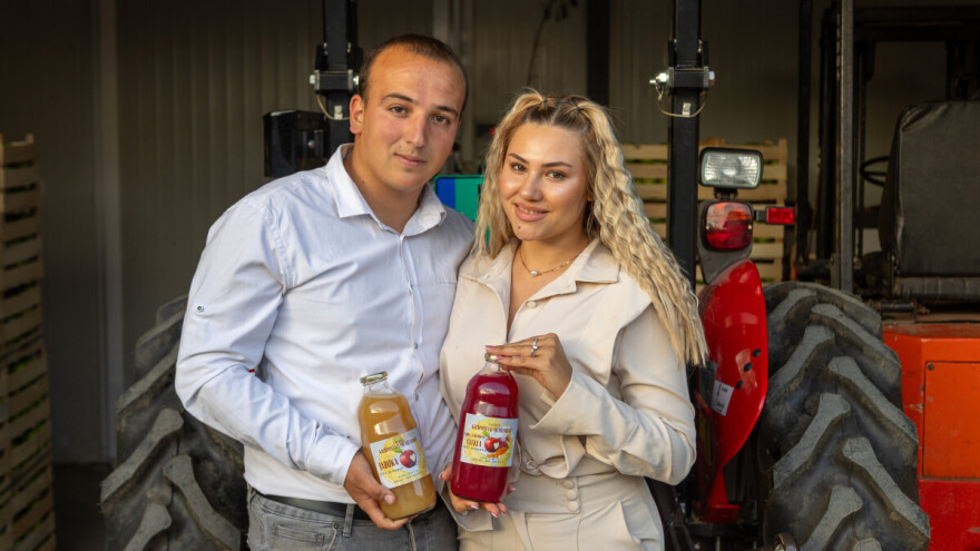 Bez šećera i sa puno ljubavi: Mladenovići iz Dubone ručno prave prirodne sokove