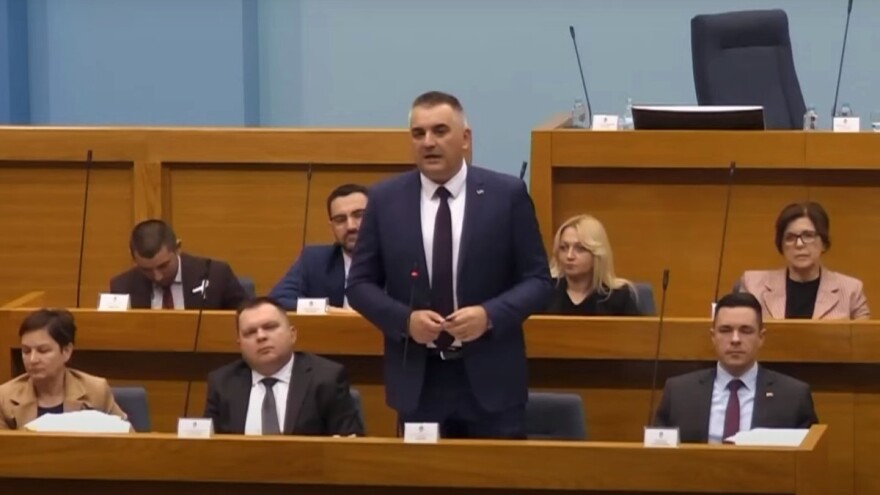 Pritisli Minića u Narodnoj skupštini: Jeste li prebrojali krave?