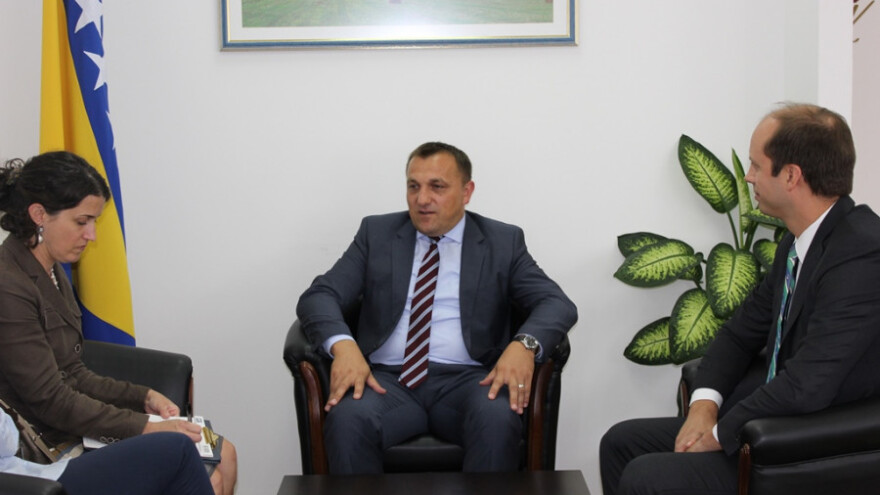 Ministar Dedić sastao se sa američkom ambasadom