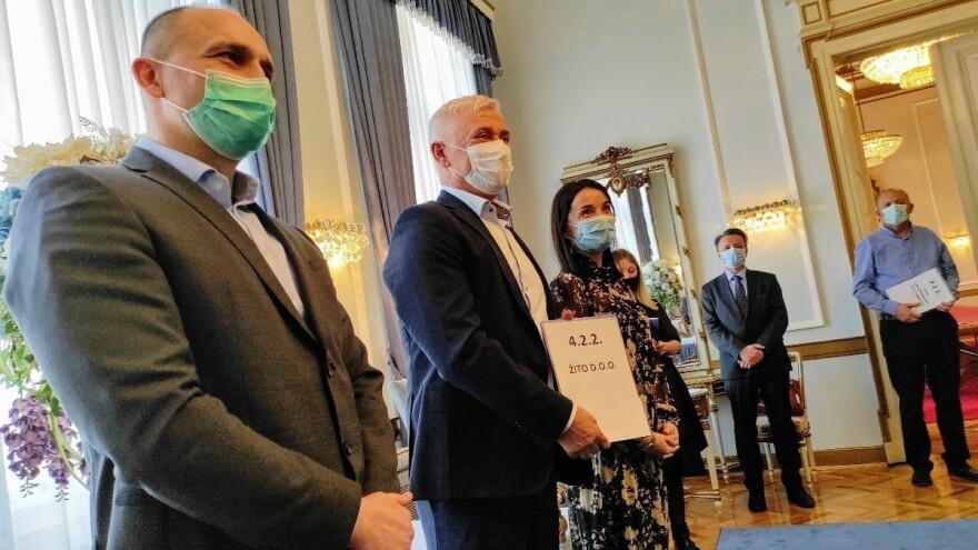 Uručeni ugovori vrijedni 41 milijun kuna: Ravlić gradi novi pogon, Žito fotonaponsku elektranu