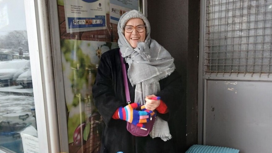 Vranjanka Mira je i travarka i pčelarka - pravi meleme, a ume i rakiju da ispeče