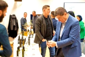 Miro Ivić isti dan dobio unuka i zlatno odličje za ekstra djevičansko maslinovo ulje u New Yorku!