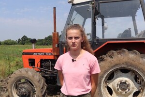 Vrijedna Mirsada vozi traktor, hrani stoku i priznaje: Nikada nisam bila na moru
