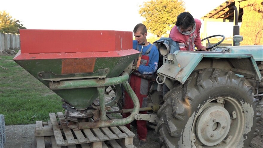 Mladi na selu kao svoji na svome