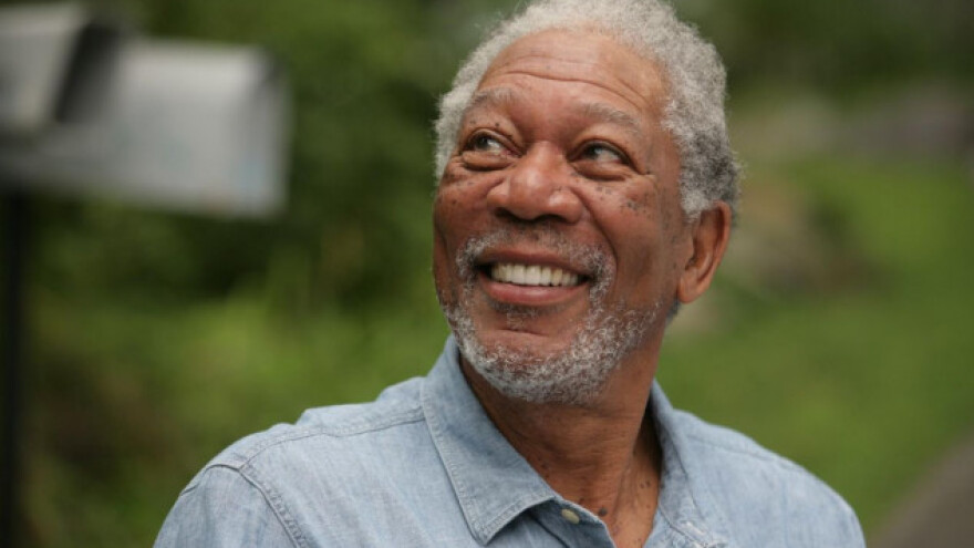 I Morgan Freeman spašava pčele!