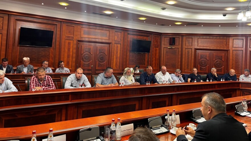Nezadovoljni malinari sutra idu u protestnu vožnju. Poručuju: Spremni smo i da blokiramo puteve