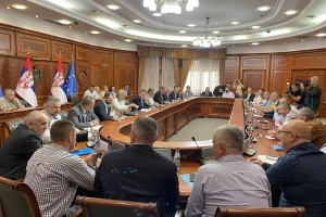 Sastanak sa ministrom završen, otkupna cena maline i dalje nepoznata