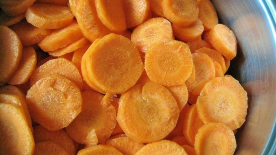 Kako osušiti bijeli i crni luk, a kako mrkvu?