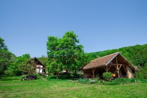 Na Okić - robinzonski smještaj obitelji Damjanić koji privlači goste sa svih kontinenata