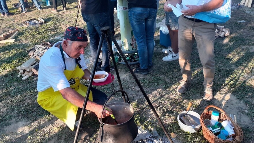 Majstori baranjskog fiš paprikaša "ukrstili" kotliće - tko je najbolji?