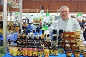 Od rakija, vina i meda, do jednog neobičnog pića - široka ponuda kod Dobrivoja Živkovića