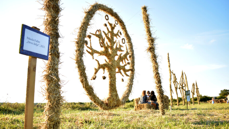 U Baranji održan Slama Land Art festival i najavljen novi u rujnu - Sand Art Neretva