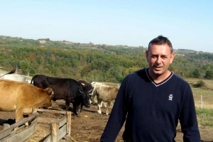 Sin nagovorio oca da se bave poljoprivredom - gaje buše!