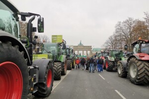 Smanjili im olakšice na dizel - hiljade poljoprivrednika na ulicama Berlina