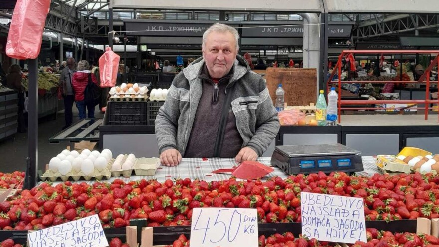 Posetili smo pijacu: Iza svake voćke i vezice peršuna stoji borba i snalažljivost