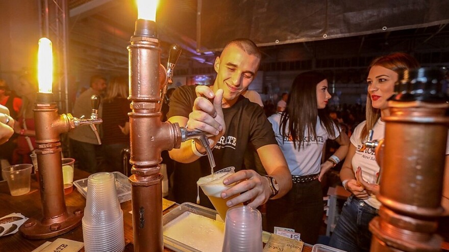 Novosadski Oktoberfest okupio ljubitelje piva, dobre atmosfere i muzike