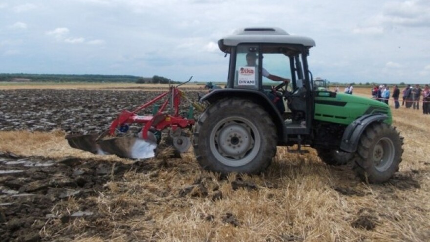 Mihael Sklizović ponovno briljirao u oranju