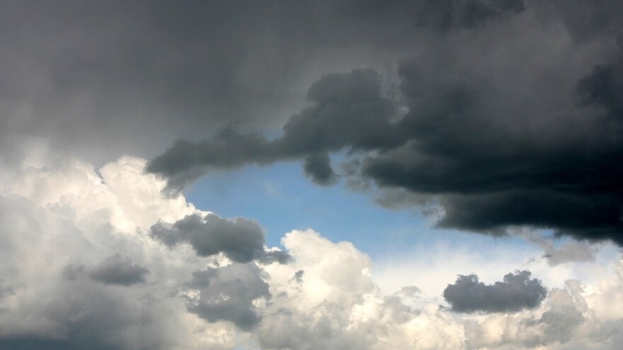 Promenjivo vreme, sa pojavom pljuskova i grada