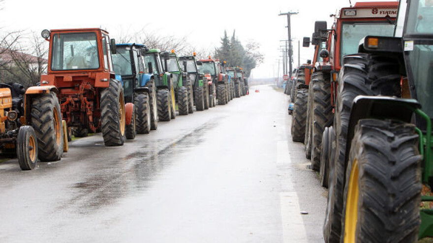 Koja udruženja su protiv protesta poljoprivrednika?